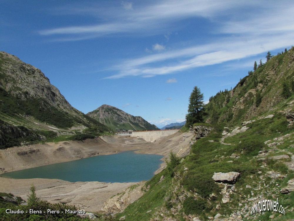 18 Lago Colombo semivuoto per lavori alla diga.JPG